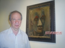 Константин Кедров у картины Павла Челищева в Нью-Йорке 2007
